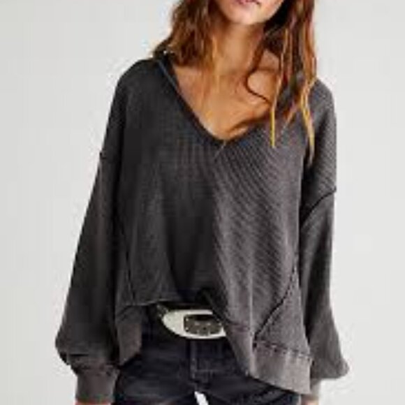 Free People Buttercup Black Thermal Oversized V-Neck XL Long Sleeve Pullover NEW - Picture 1 of 9
